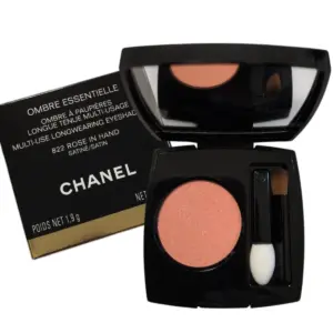 Chanel Ombre Essentielle Multi use longwearing eyeshadow 822 rose in hand satine