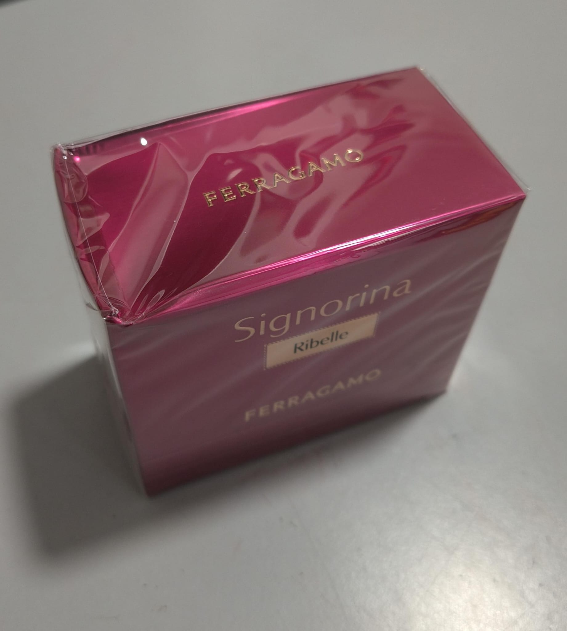 Ferragamo Signorina Ribelle Eau de Parfum 30ml scatola leggermente schiacciata - immagine 2